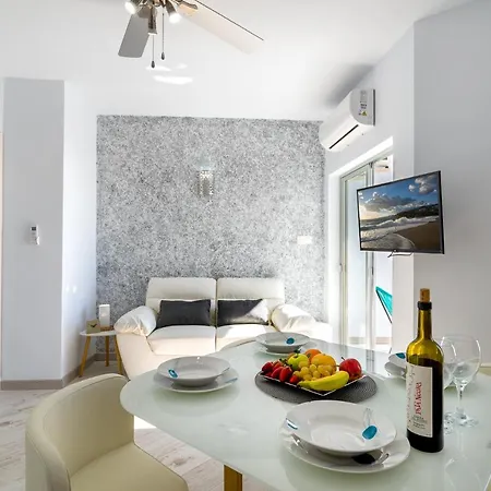 Apartment Estudio 7 *